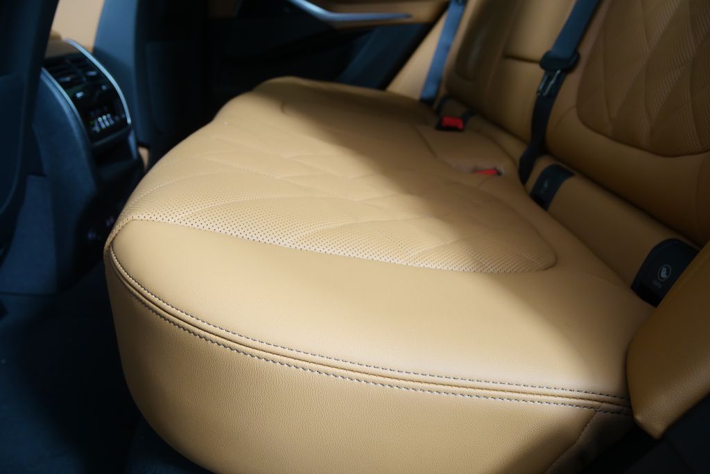 Thumbnail: 2026 BMW X5 - 13