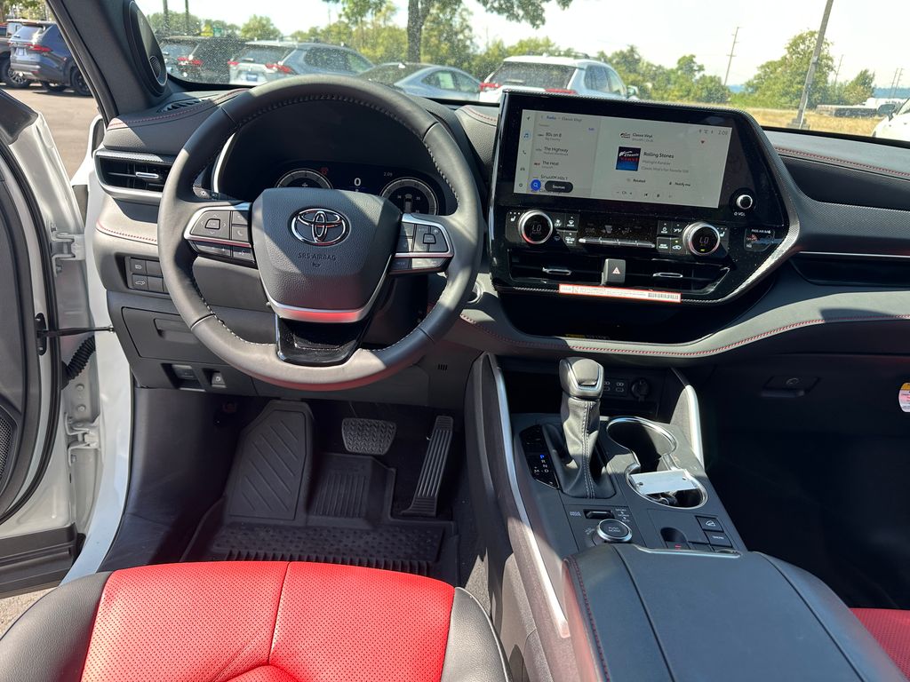 2025 Toyota Highlander XSE