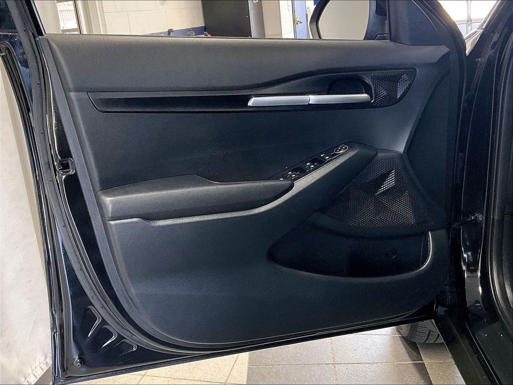 2023 Kia Seltos — photo 9