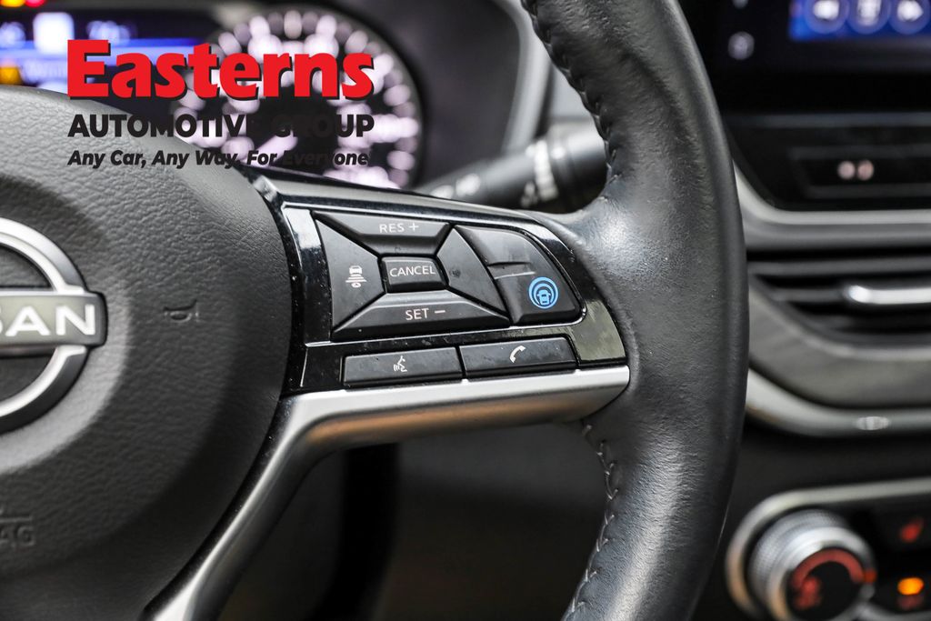 Used 2023 Black Nissan 2.5 SV image 16