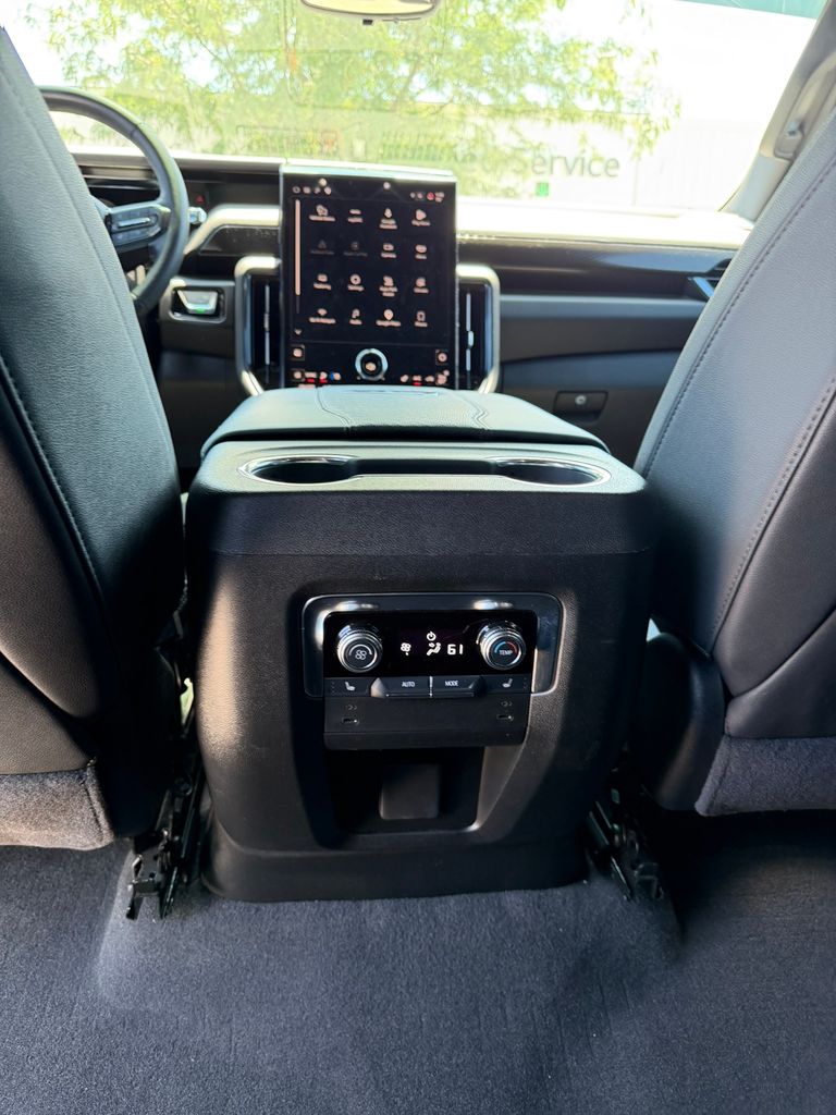 Used 2025 GMC Yukon SUV