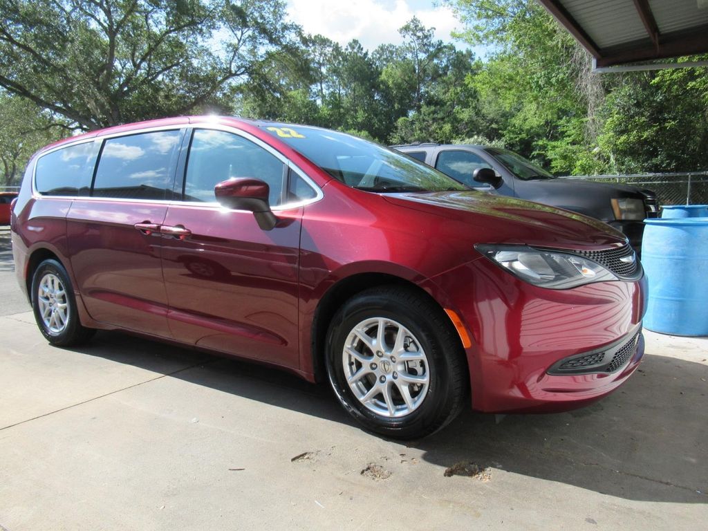 Velvet 2022 Chrysler Voyager Minivan Front-Wheel Drive 9-Speed Automatic