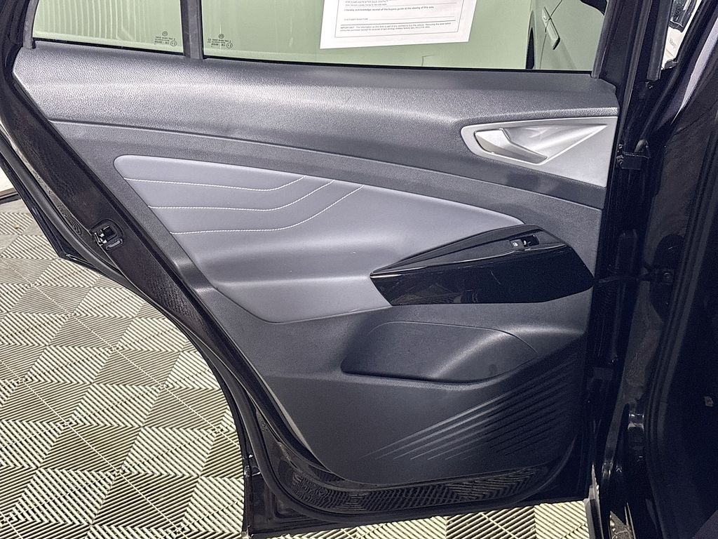 2023 Volkswagen ID.4 Pro S Plus