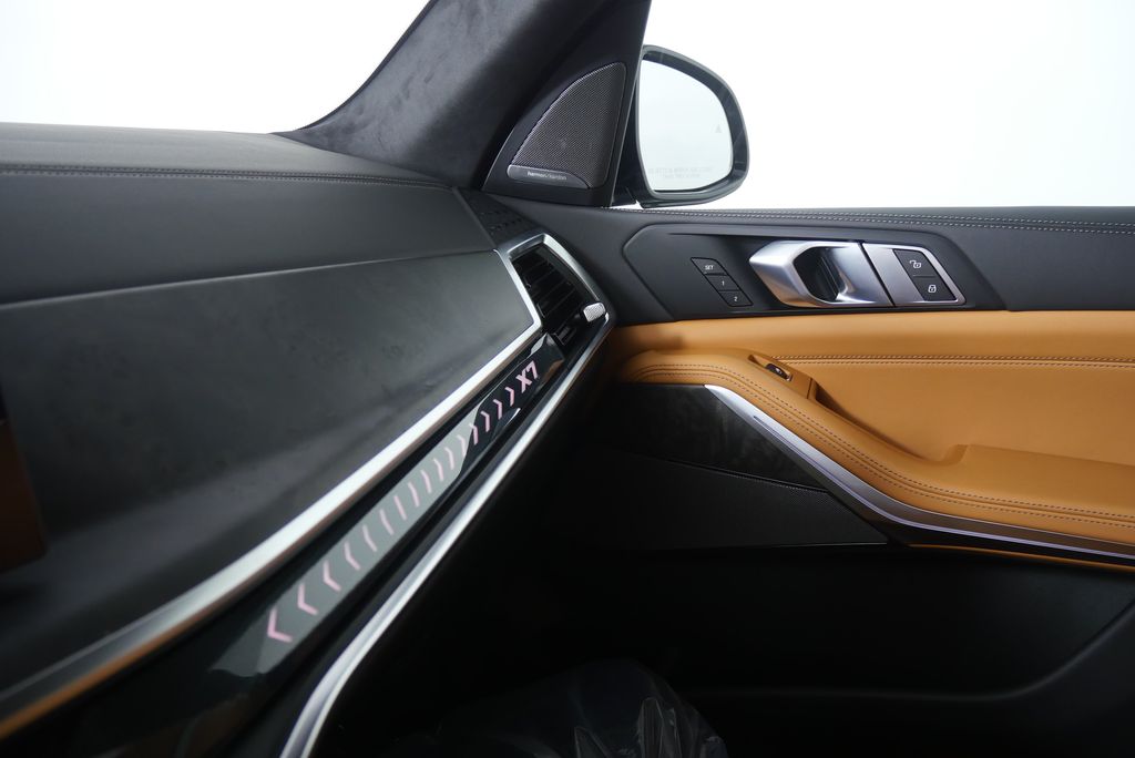 Thumbnail: 2026 BMW X7 - 26