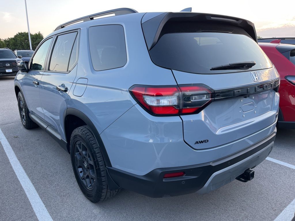 Thumbnail: 2023 Honda Pilot - 4