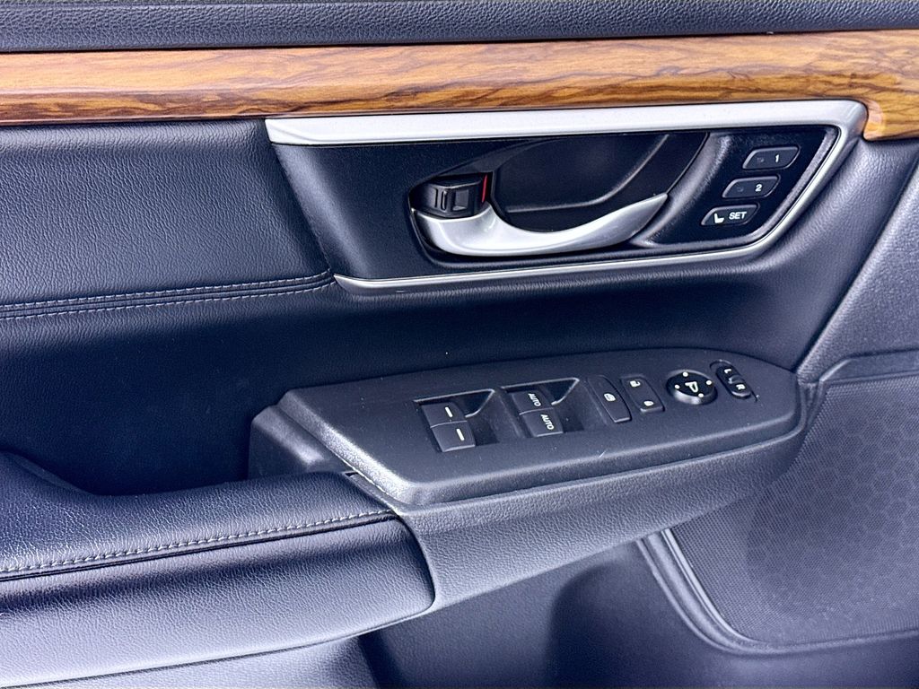 Thumbnail: 2018 Honda CR-V - 23