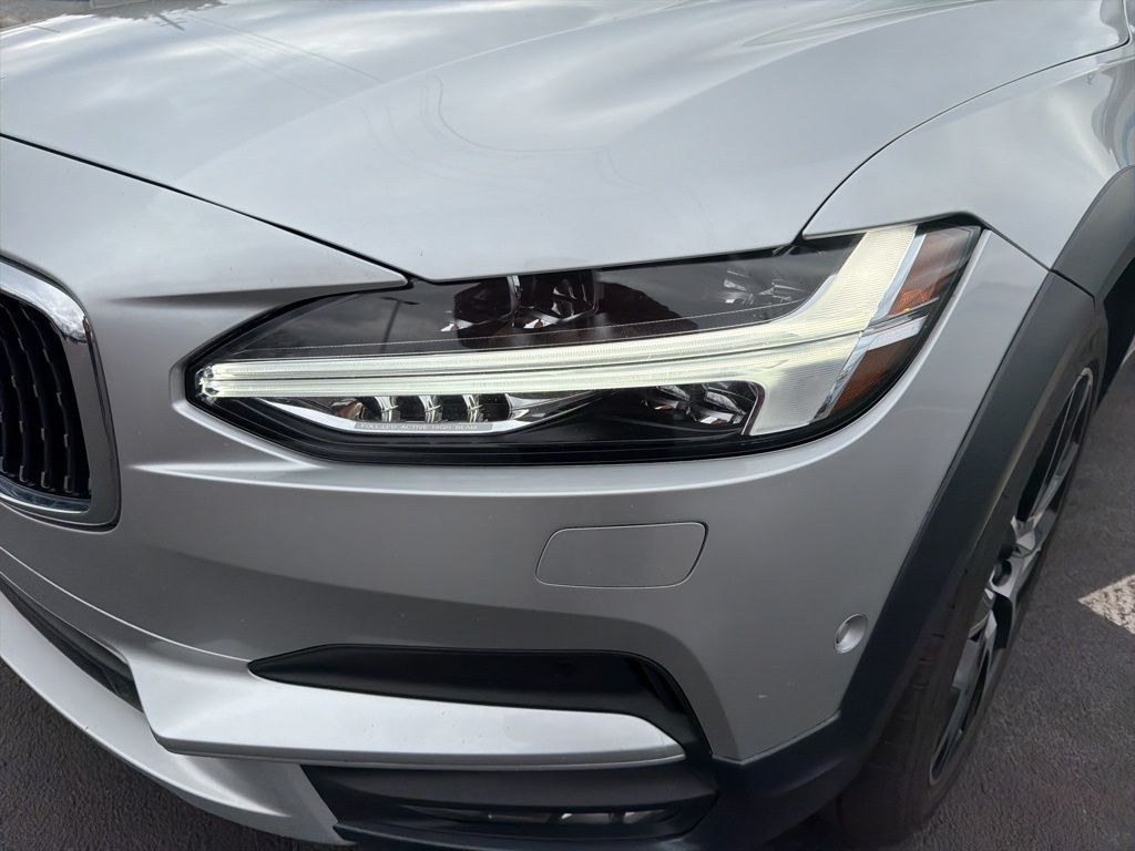 Thumbnail: 2018 Volvo S90 - 9