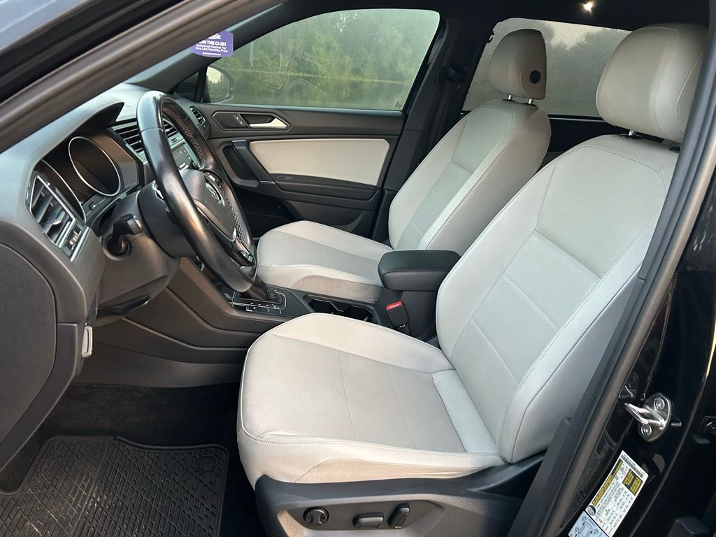Thumbnail: 2020 Volkswagen Tiguan - 14