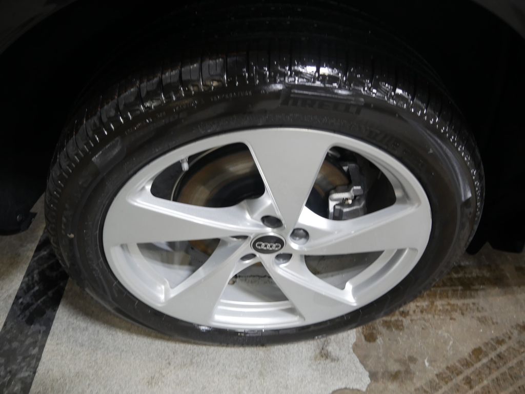 Thumbnail: 2025 Audi Q5 - 14