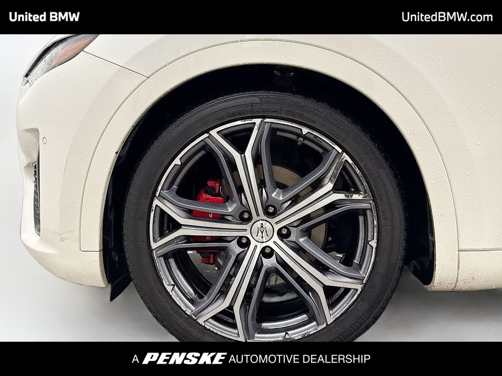 Thumbnail: 2021 Maserati Levante - 2