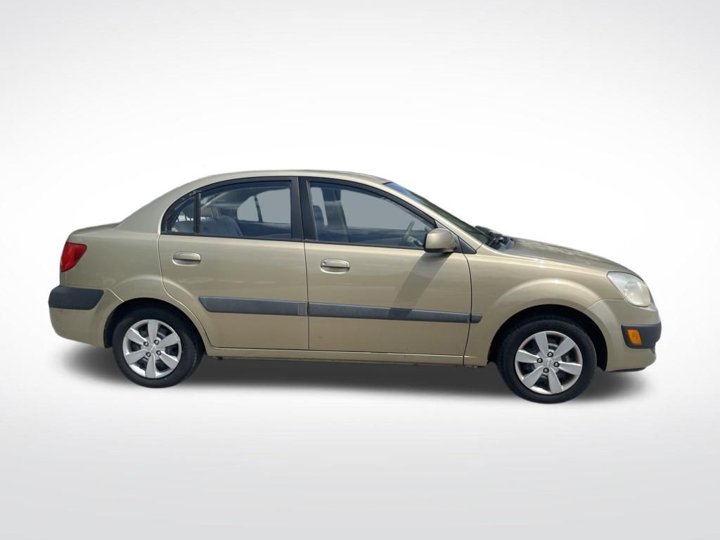 Used 2008 Beige Kia LX image 4