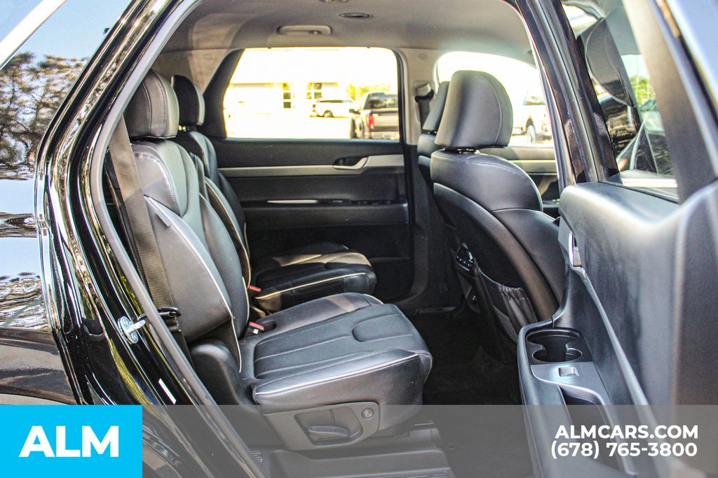Used 2025 Black Hyundai SEL image 22