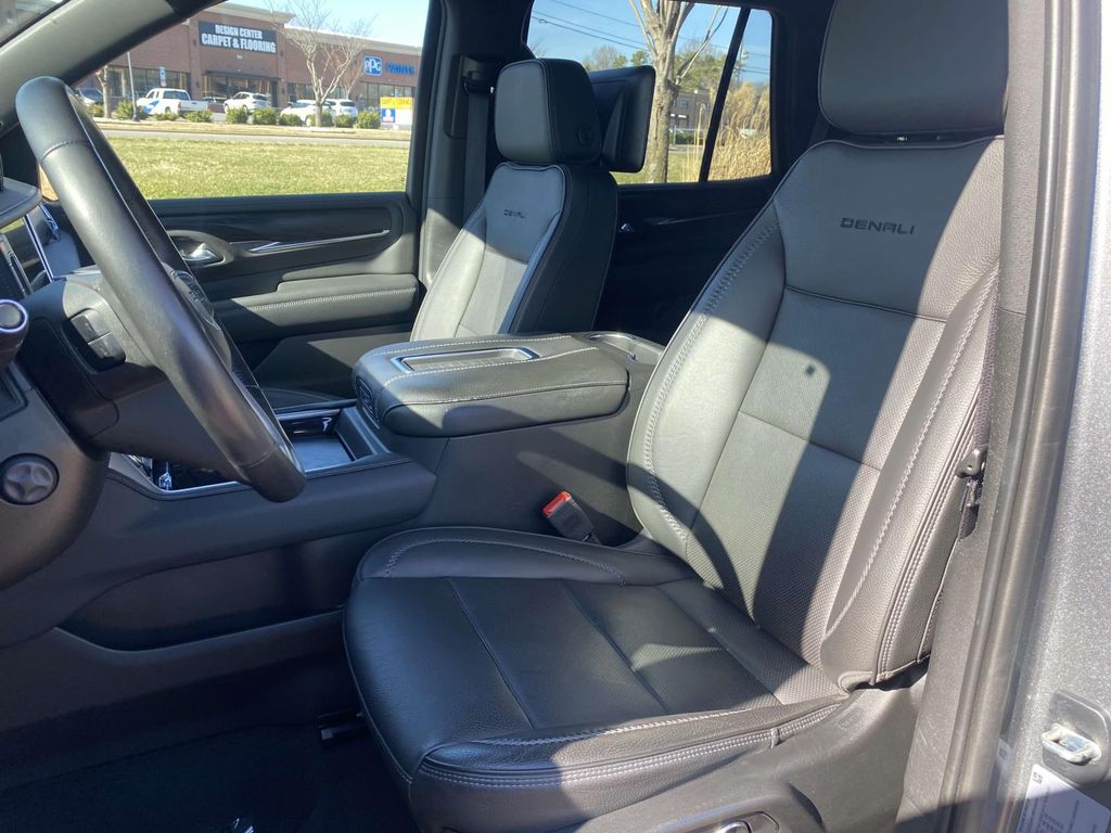 2021 GMC Yukon Denali 31