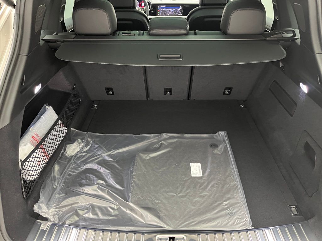 Thumbnail: 2026 Porsche Cayenne - 29