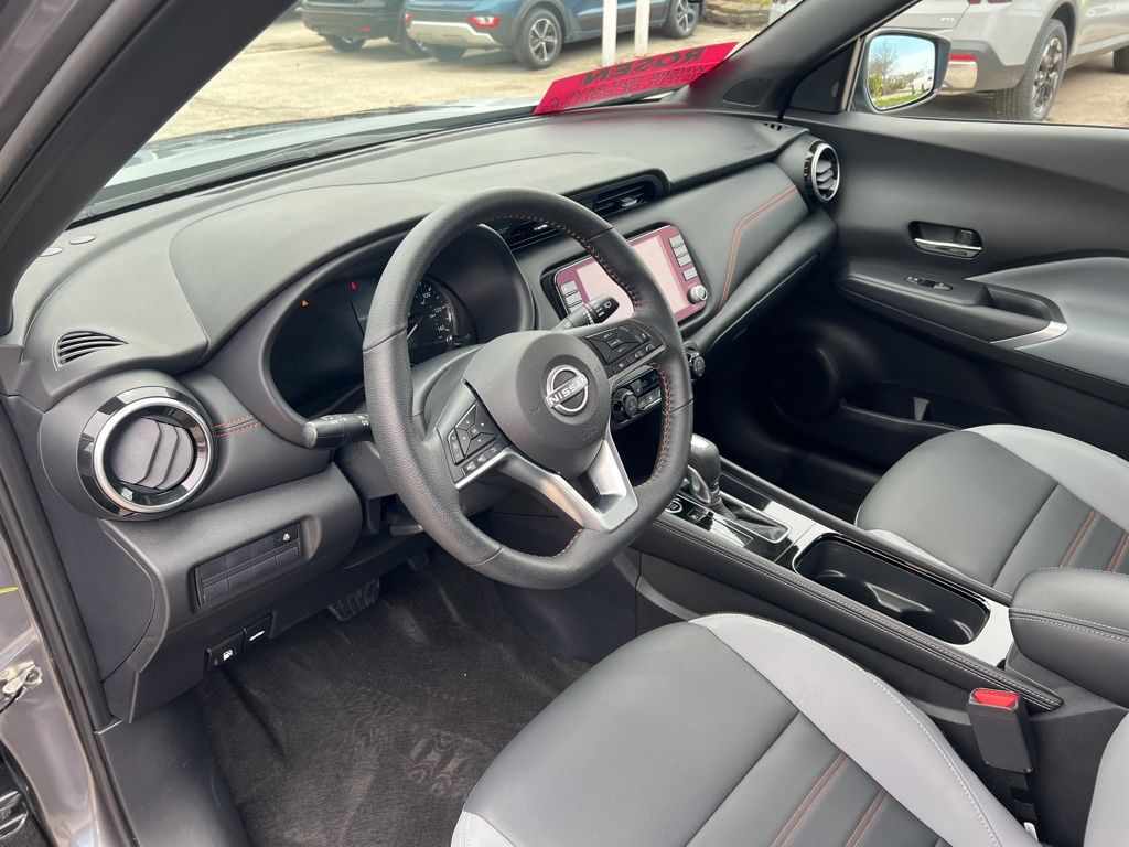 2024 Nissan Kicks SR photo