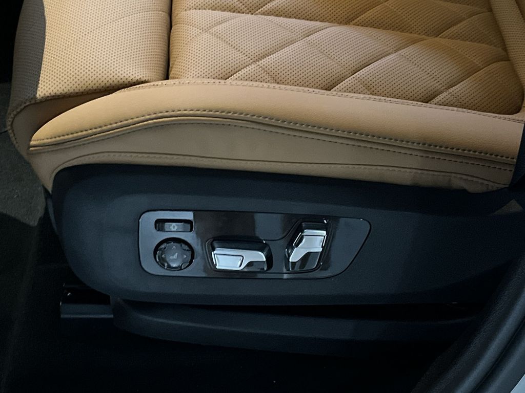 Thumbnail: 2026 BMW X6 - 12