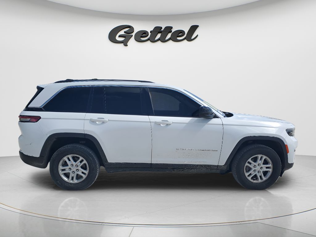 View vehicle photo 4