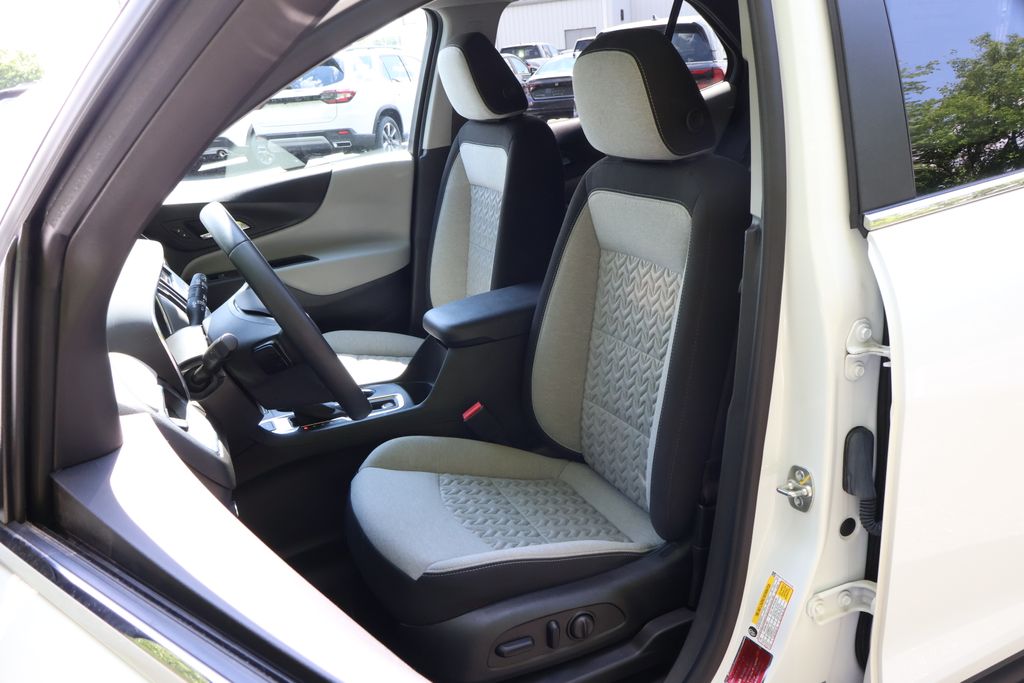 2023 Chevrolet Equinox LT 28
