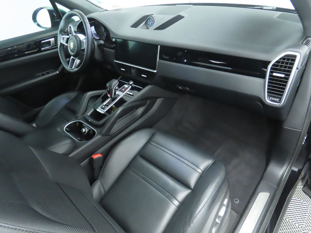 Thumbnail: 2019 Porsche Cayenne - 18