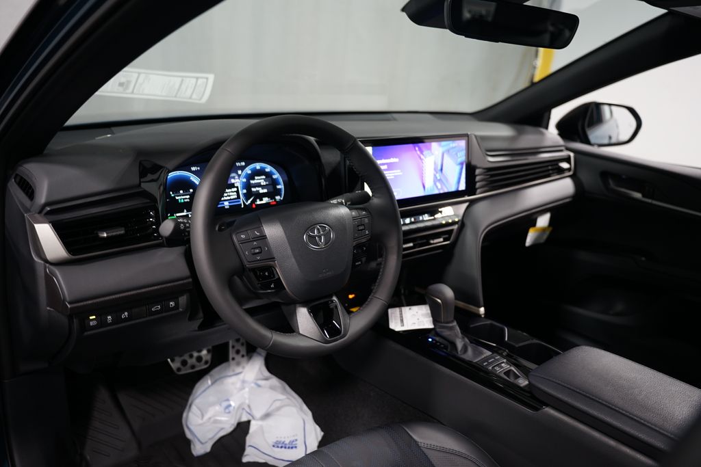 Thumbnail: 2025 Toyota Camry - 11