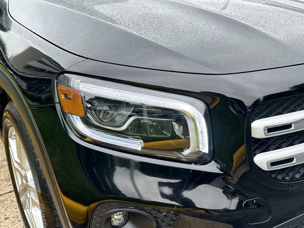 Thumbnail: 2021 Mercedes-Benz GLB - 4