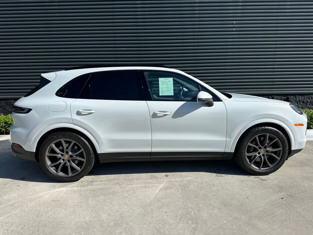 Thumbnail: 2025 Porsche Cayenne - 8