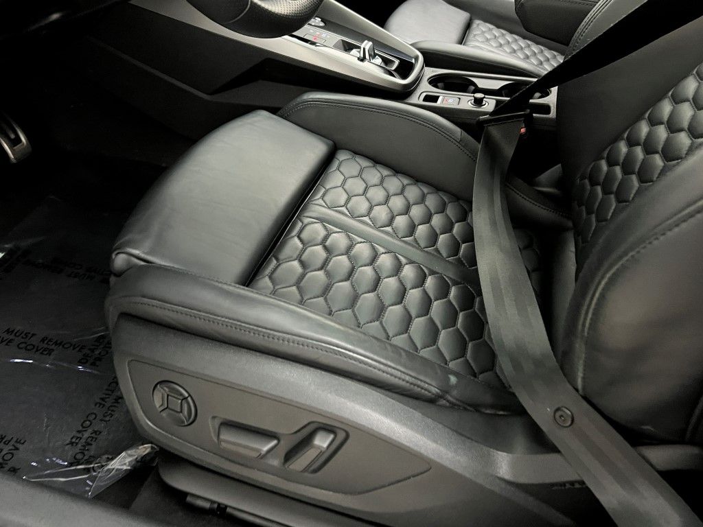 Thumbnail: 2022 Audi RS 3 - 22