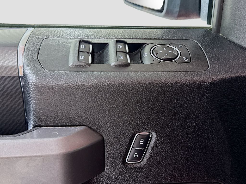 2018 Ford F-150 XLT photo