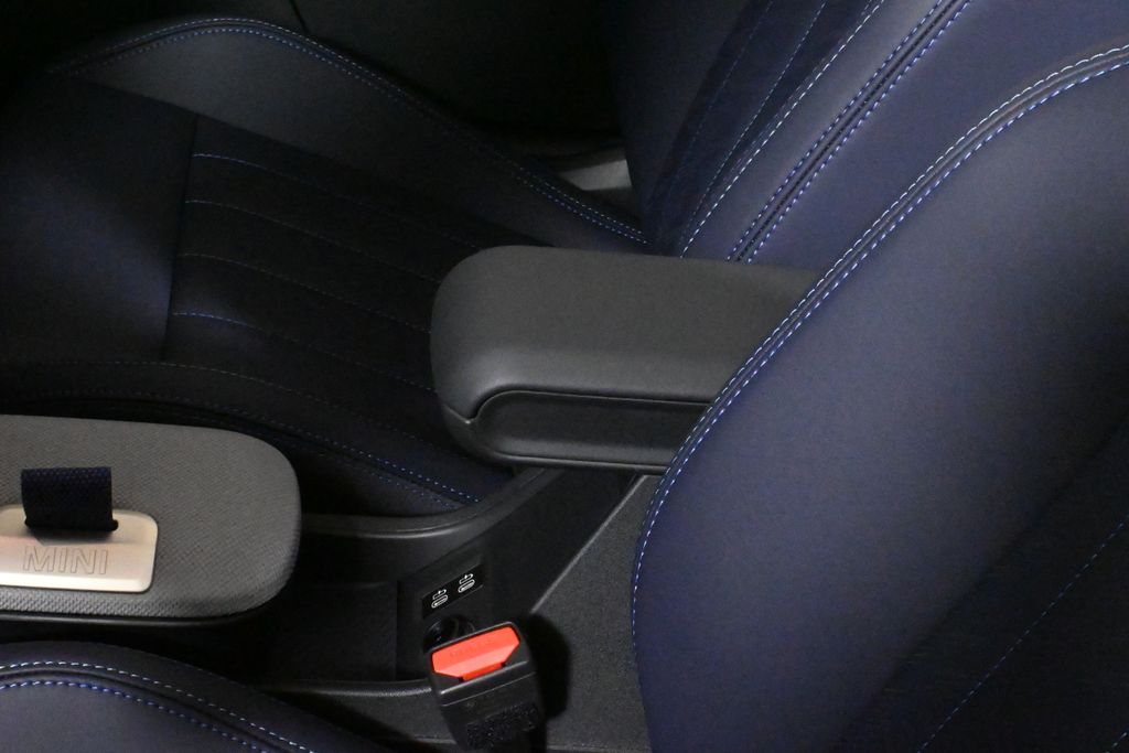 Thumbnail: 2026 MINI Cooper - 32