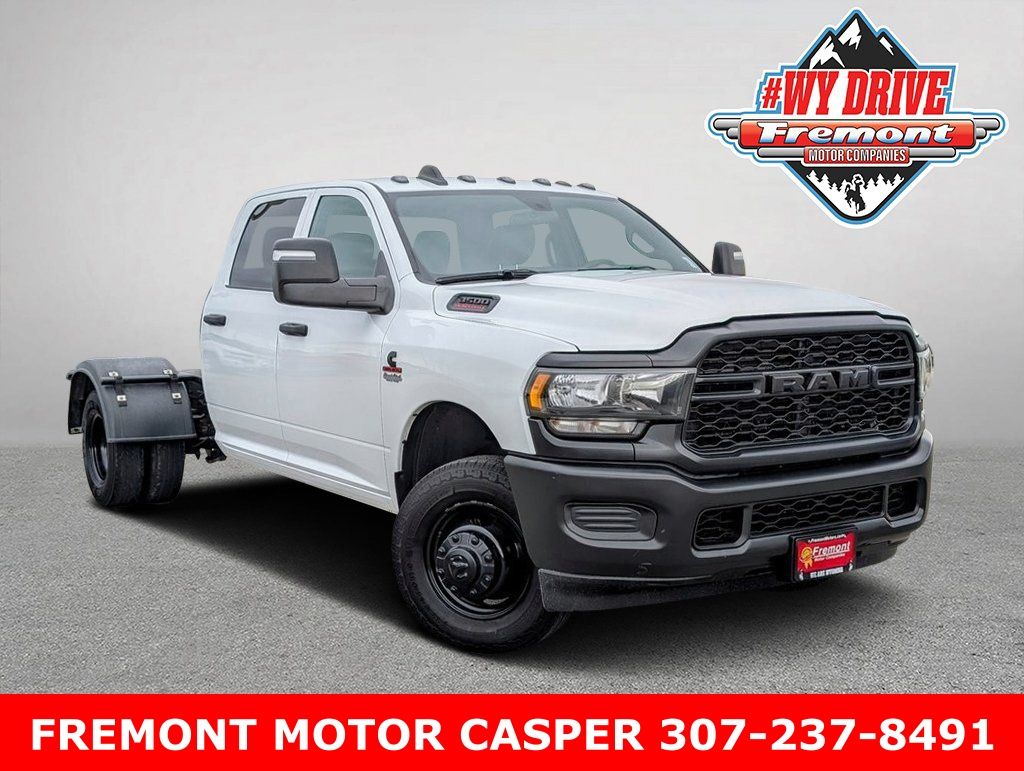 Bright White Clearcoat 2024 RAM 3500 Chassis Tradesman Crew Cab LB DRW 4WD Pickup Truck Four-Wheel Drive 6-Speed Automatic