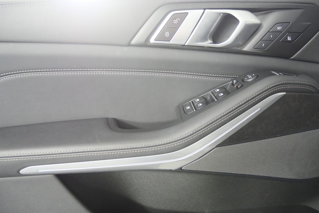 Thumbnail: 2024 BMW X5 - 8