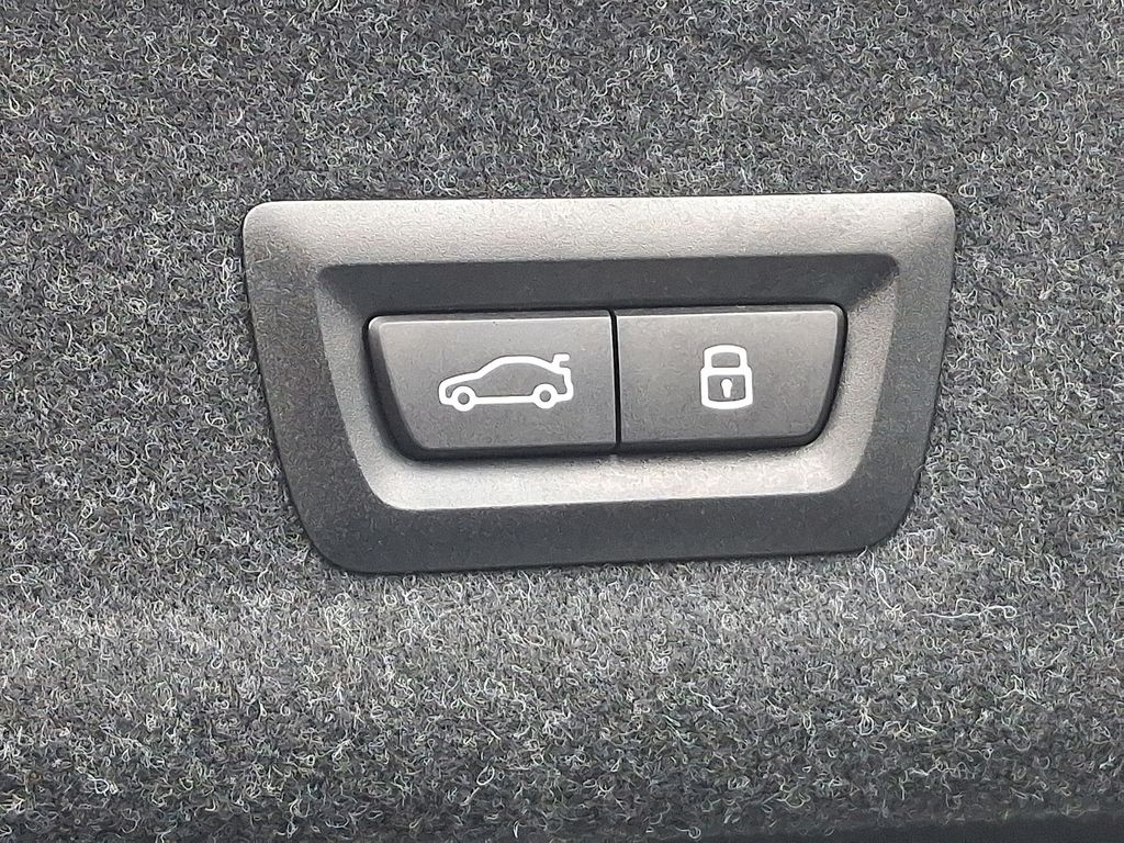 Thumbnail: 2024 BMW 3 Series - 31