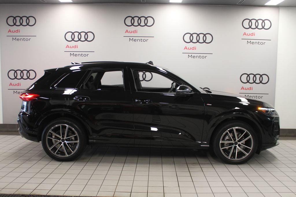 Thumbnail: 2026 Audi Q5 - 7