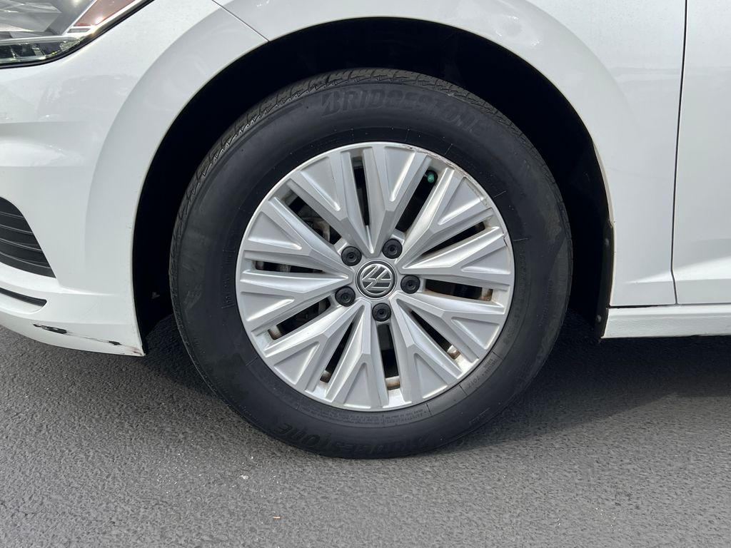 Thumbnail: 2019 Volkswagen Jetta - 6