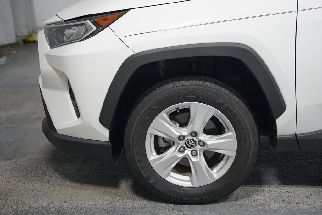 2021 Toyota RAV4 XLE 5