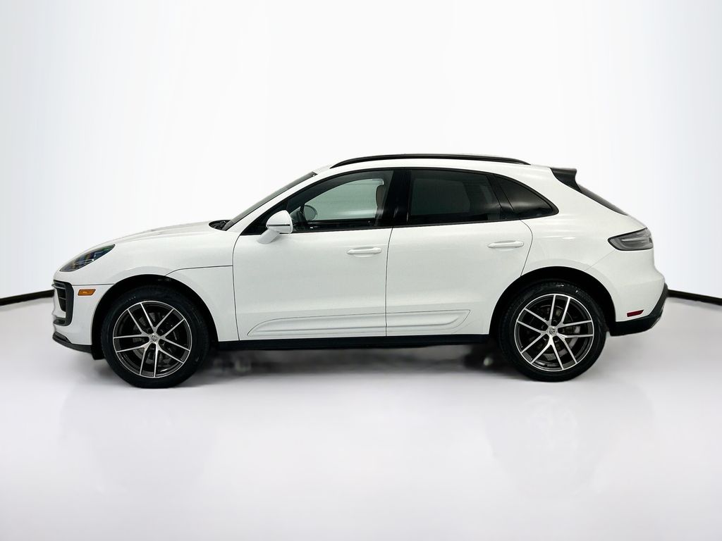 Thumbnail: 2025 Porsche Macan - 2
