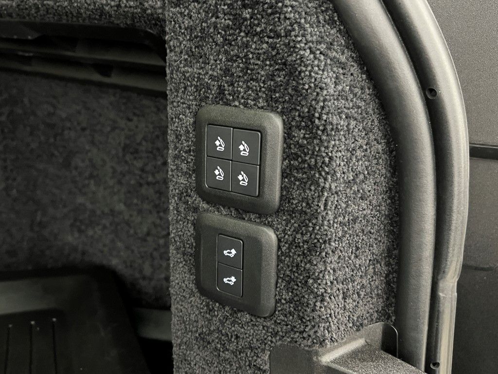 Thumbnail: 2021 Land Rover Range Rover - 11