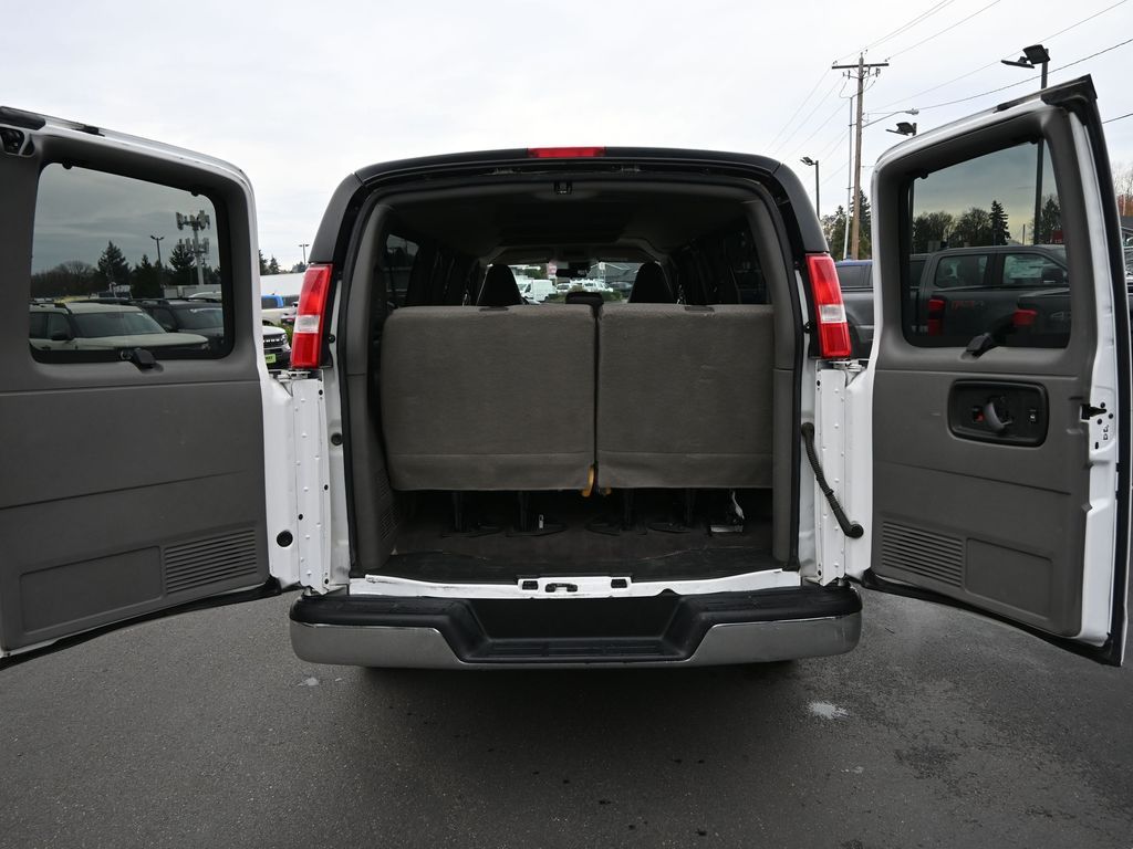 2020 Chevrolet Express Passenger RWD 3500 Extended Wheelbase LT