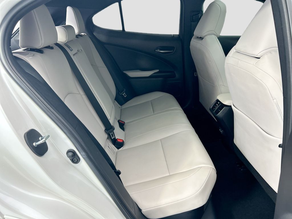 Thumbnail: 2024 Lexus UX - 21