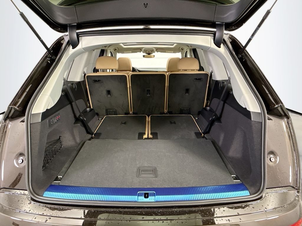 Thumbnail: 2026 Audi Q7 - 27