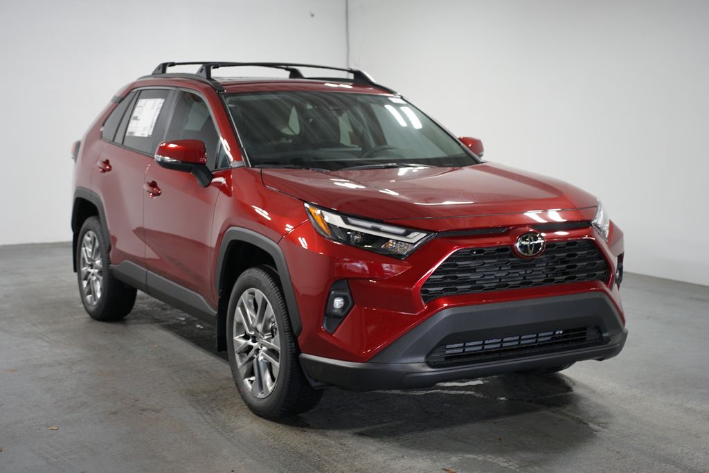 2025 Toyota RAV4 XLE Premium 3