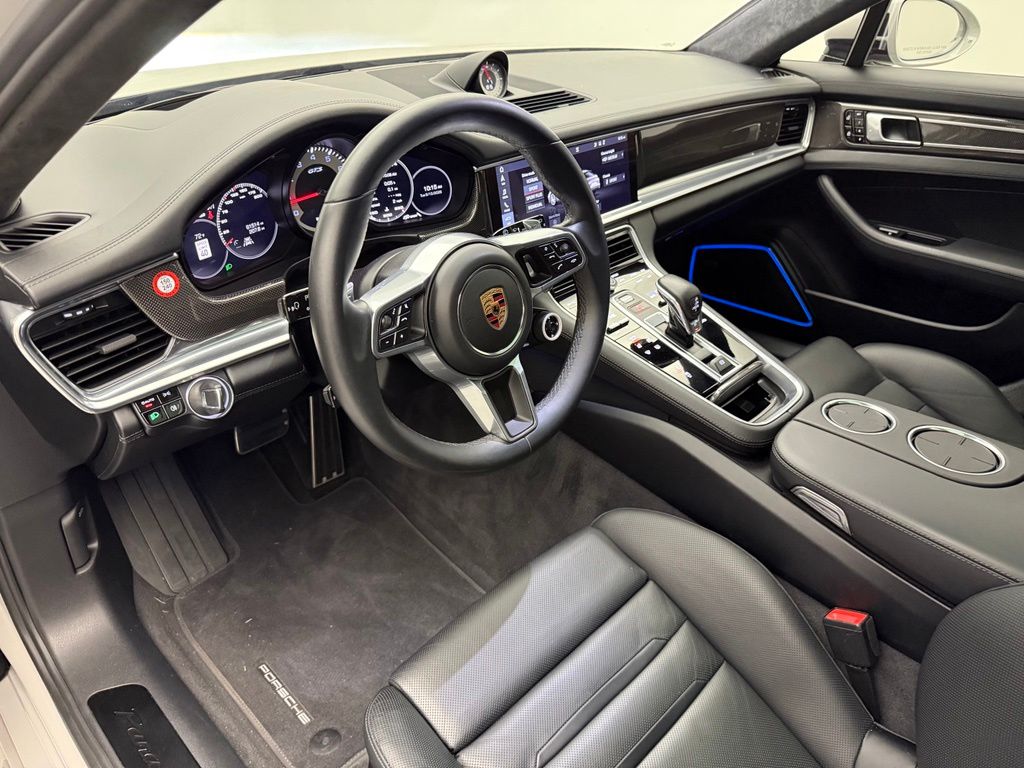 Thumbnail: 2020 Porsche Panamera - 4