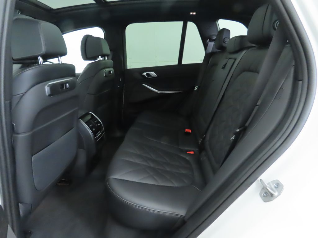 Thumbnail: 2026 BMW X5 - 22