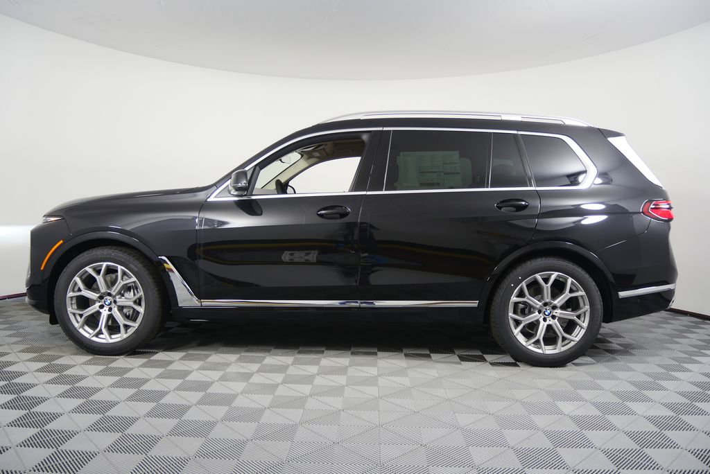 Thumbnail: 2026 BMW X7 - 6