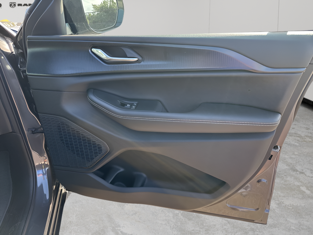 New Car 2025 Jeep Grand Cherokee L  For Sale Under $50,000 In Austin, Texas