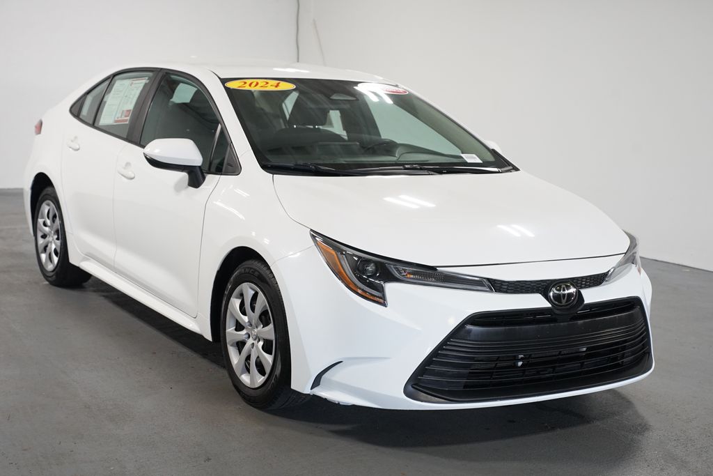 Thumbnail: 2024 Toyota Corolla - 3