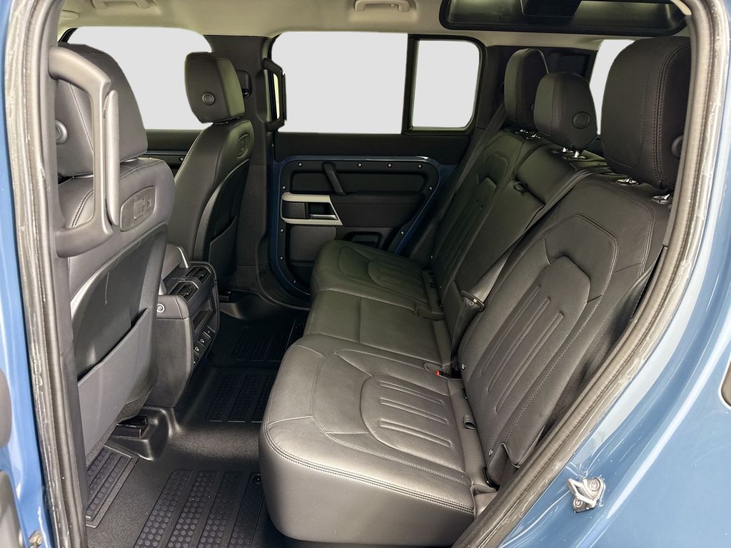 Thumbnail: 2022 Land Rover Defender - 19