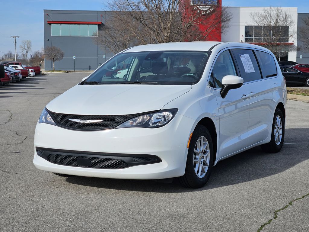 2023 Chrysler Voyager