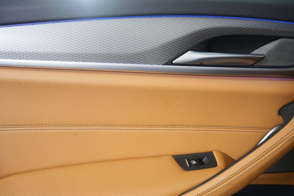 Thumbnail: 2019 BMW 5 Series - 14