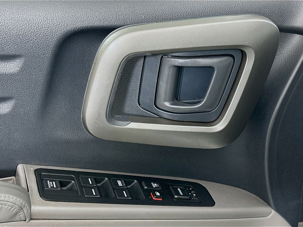 Thumbnail: 2013 Honda Ridgeline - 14